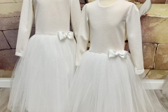 Winter bruidsmeisjes met glittertule